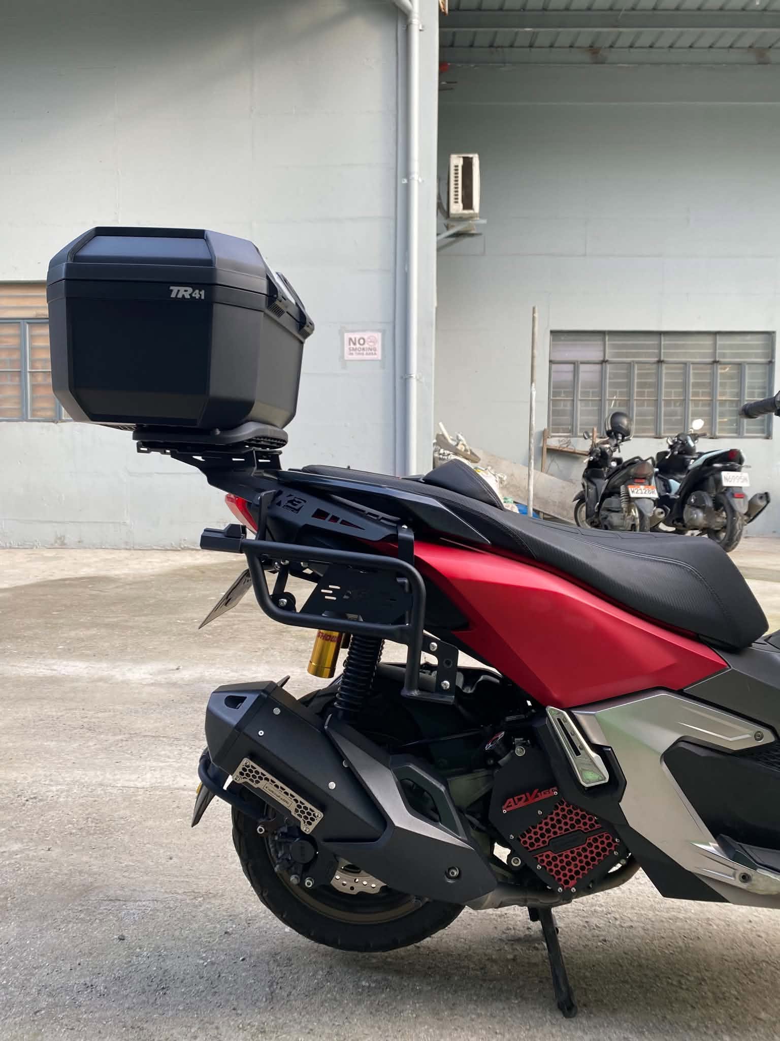 K3 P3 Side Case Bracket Honda ADV 160