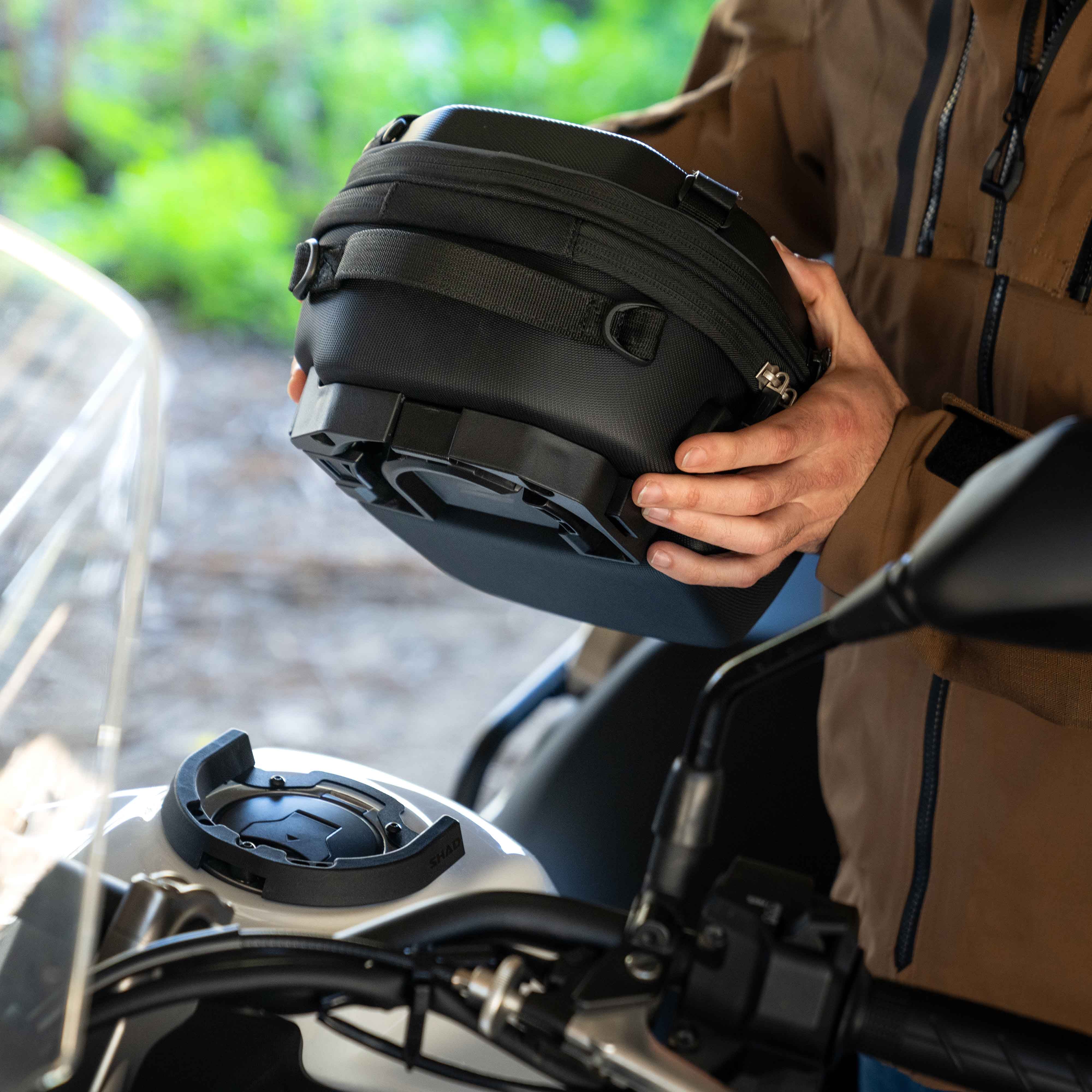 SHAD Click System Tank Bag E09CL Pro