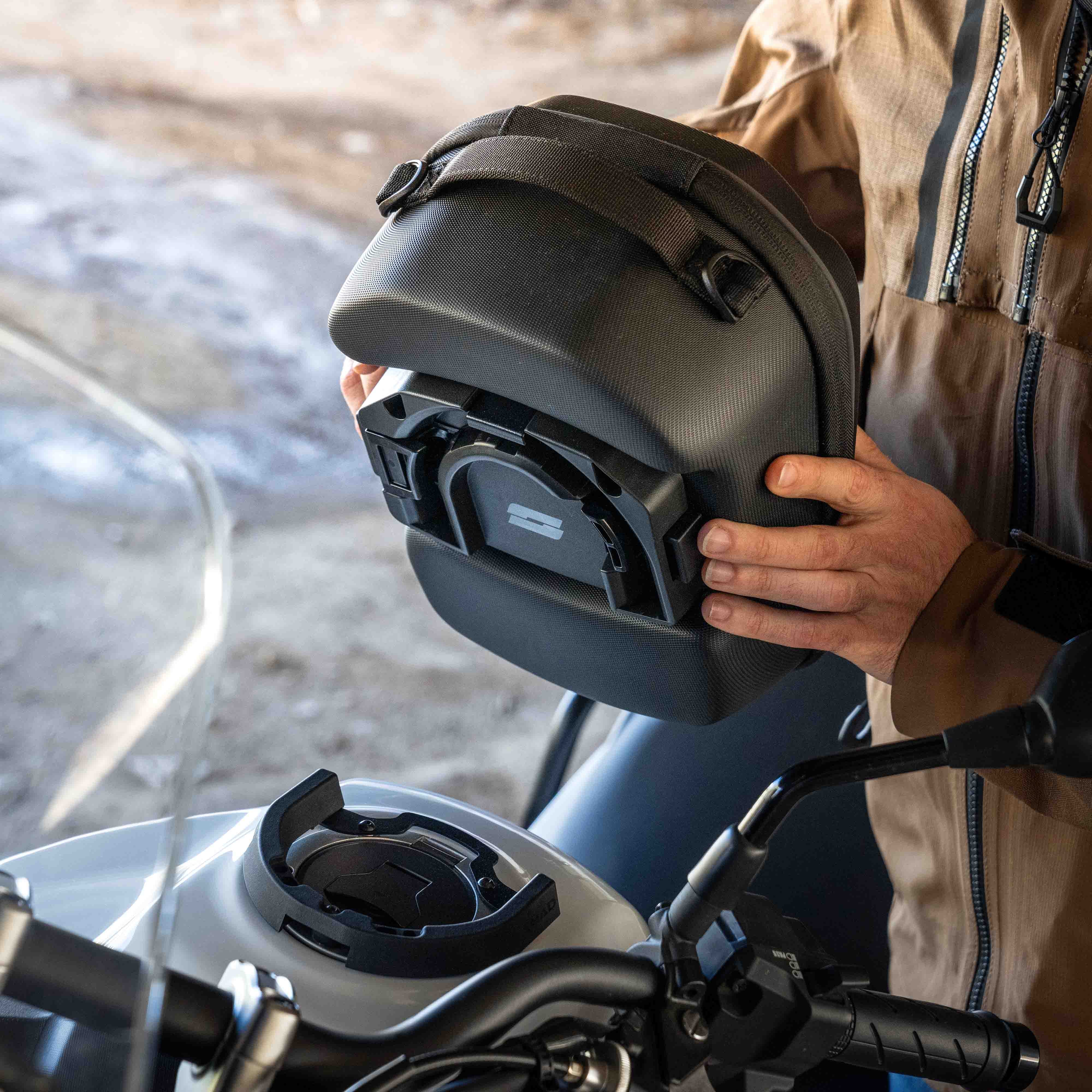 SHAD Click System Tank Bag E09CM