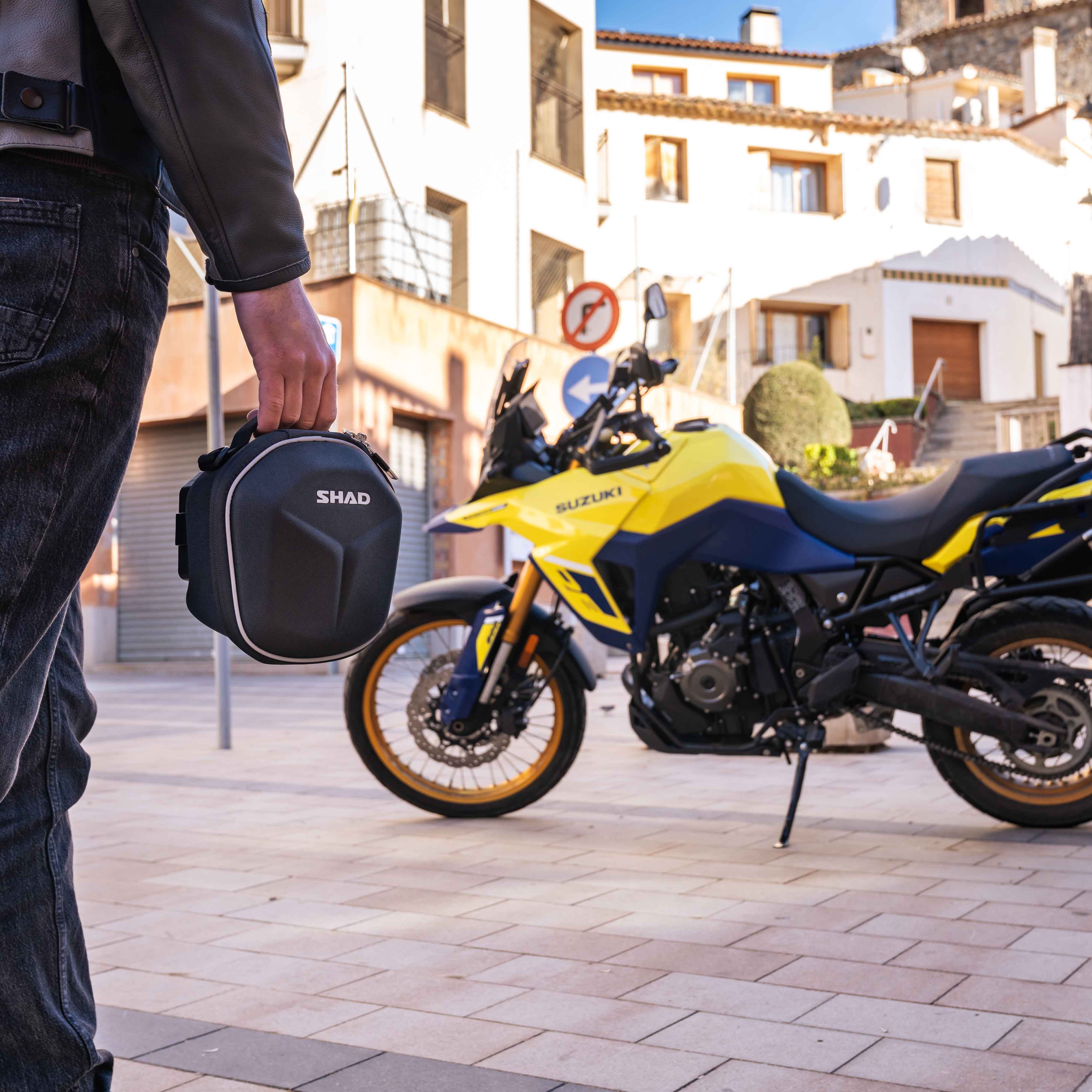 SHAD Click System Tank Bag E02C No Locking