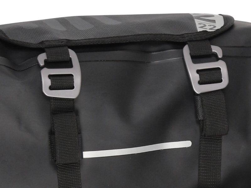 SHAD Magnetic Tank Bag SW22
